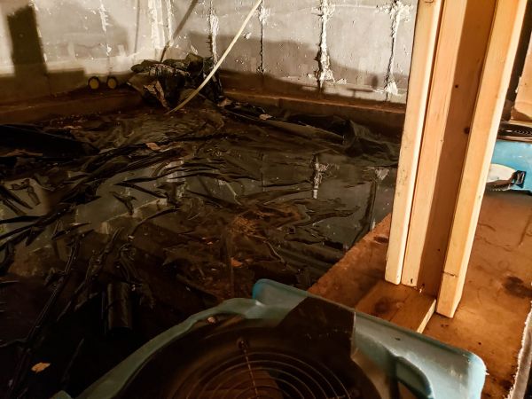 Crawlspace Water Cleanup in Blue Springs